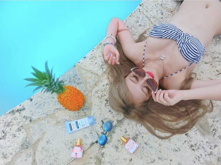 Top画にしたくなる ビーチやプールで思いっきりフォトジェニックな写真を撮るコツ ローリエプレス