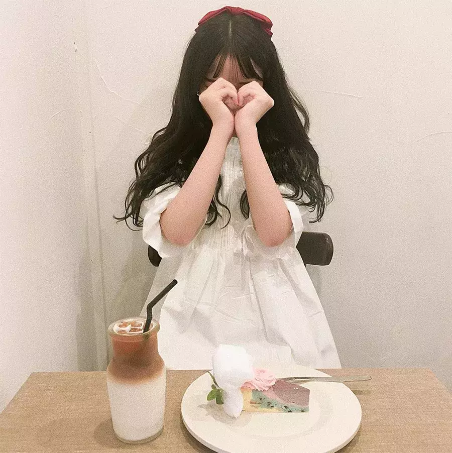 おしゃれさんのインスタをマネしちゃお 顔出ししなくてもかわいい撮り方のコツ ローリエプレス おしゃれさんのインスタをマネしちゃお 顔出ししなくてもかわいい撮り方のコツ ローリエプレス