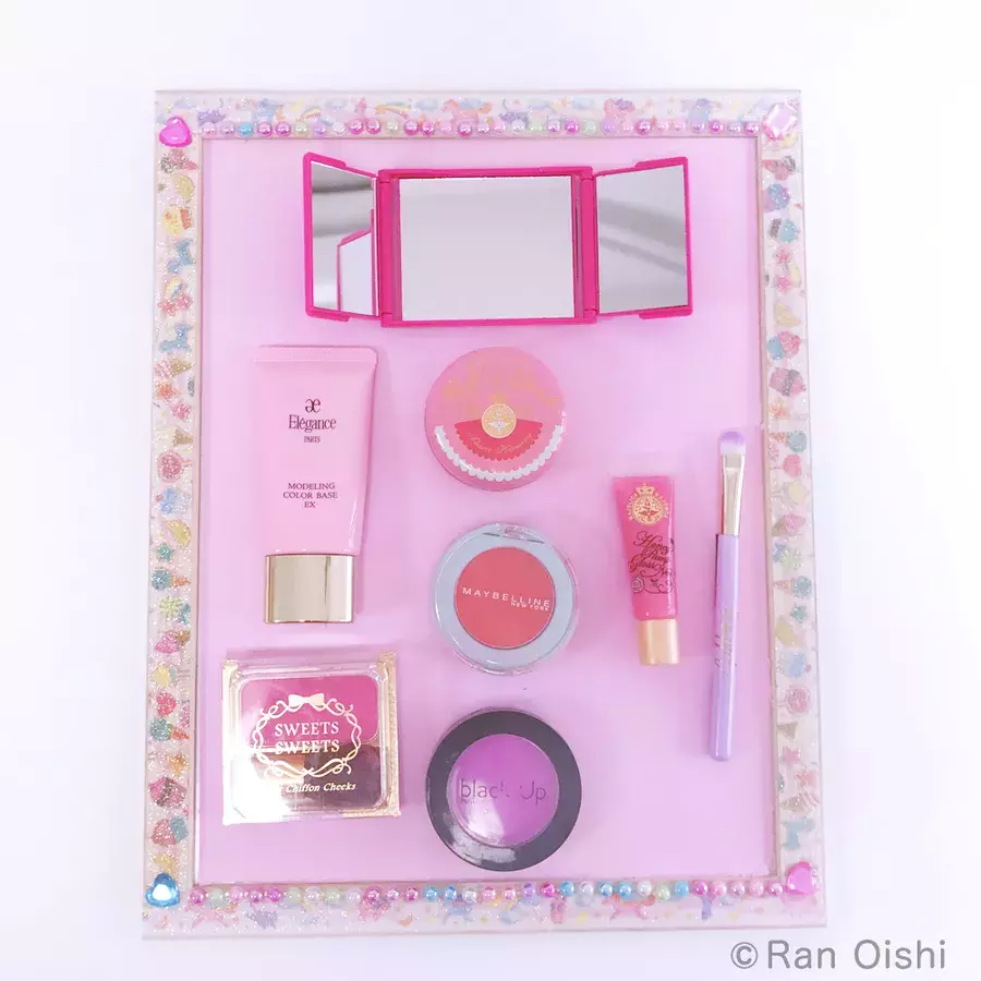 コスメをかわいく収納 貼るだけ メイクアップボード 100均ガーリーdiy ローリエプレス