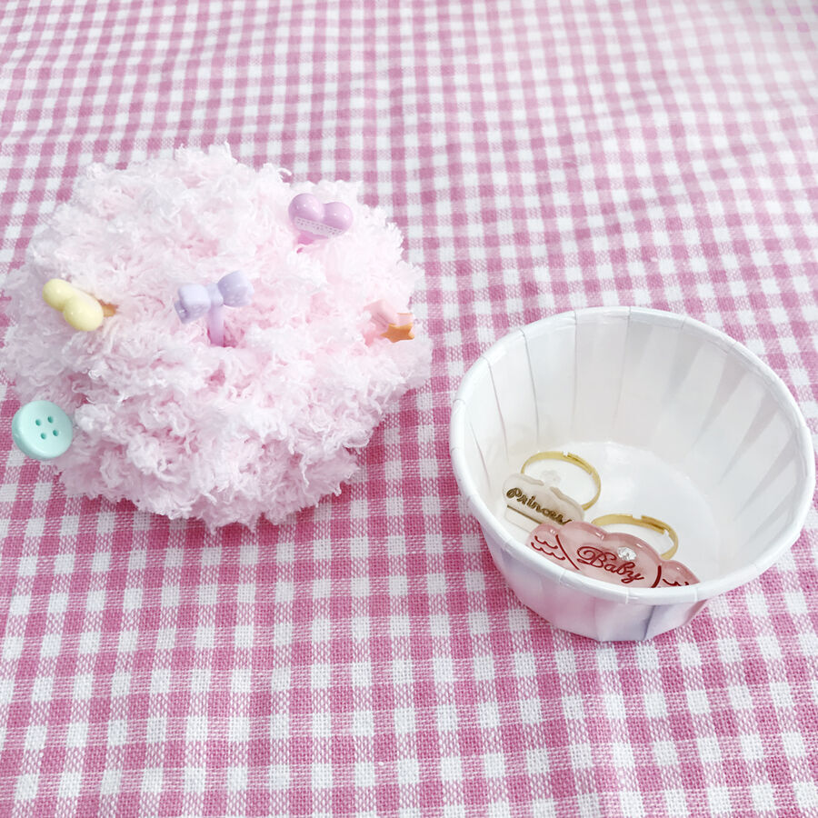 カップケーキ風もこもこ小物入れを簡単DIY♡　アクセの収納にも便利【100均ガーリーDIY】の10枚目の画像