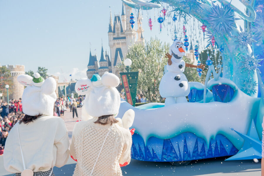 #中島姉妹 が行く♡ ディズニー・ギフト・オブ・クリスマスのパレードの11枚目の画像