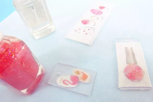 しずくマステ でネイル柄のプラバングッズを簡単diy 100均ガーリーdiy ローリエプレス