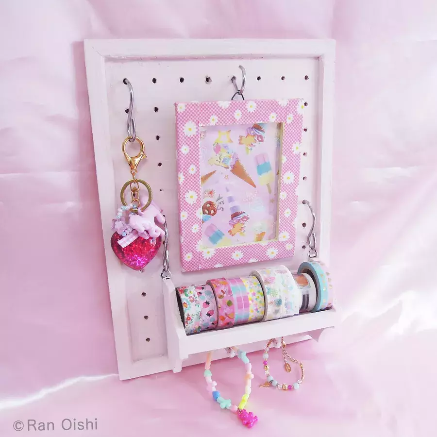 お気に入りアイテムをかわいく飾りたい 話題の 有孔ボード 知ってる 100均ガーリーdiy ローリエプレス