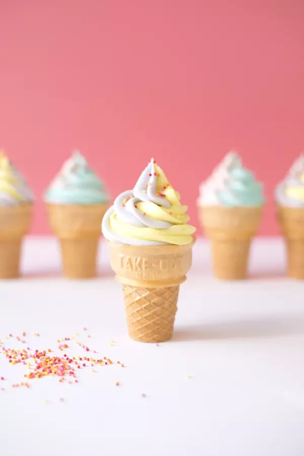 溶けないアイス アイスクリーム風簡単カップケーキにきゅん ローリエプレス