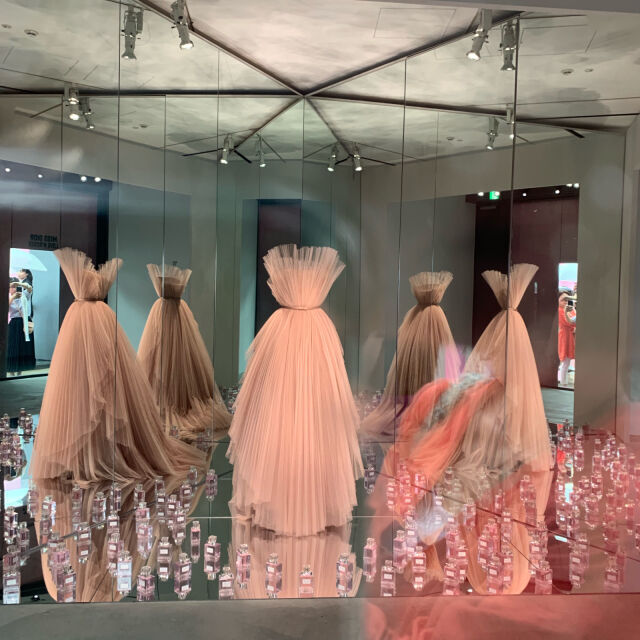 表参道ディオールカフェに行きたい♡　Dior展覧会が期間限定オープン！の4枚目の画像