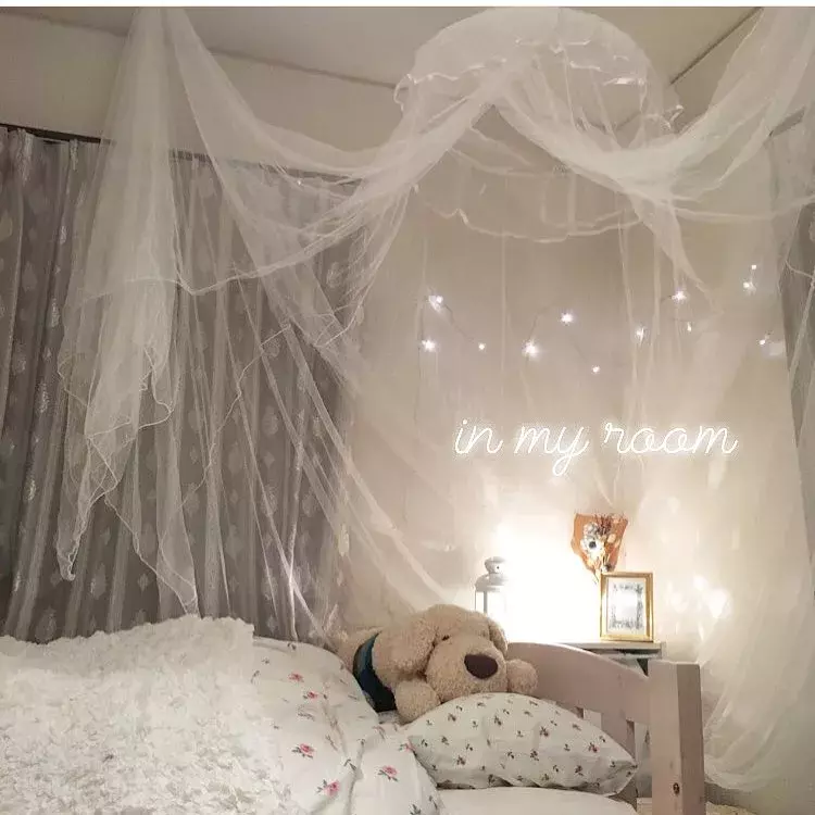 だいすきなものに囲まれて テンションがあがるベッドルームの作り方 ローリエプレス