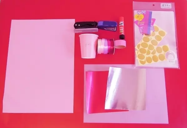 簡単 かわいいバレンタインラッピング 紙コップラッピング ミニ紙袋をdiy ローリエプレス