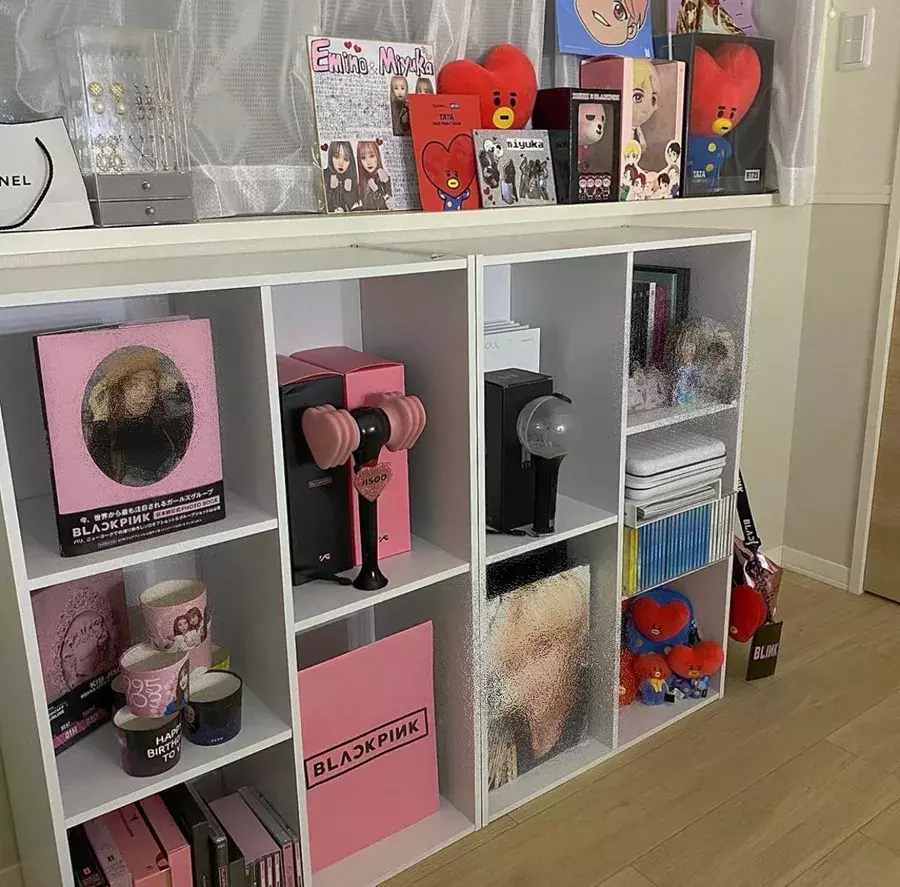 推しグッズをおしゃれ収納するテク アイテム紹介 銀テ スローガン うちわ ペンラを永久保存 ローリエプレス