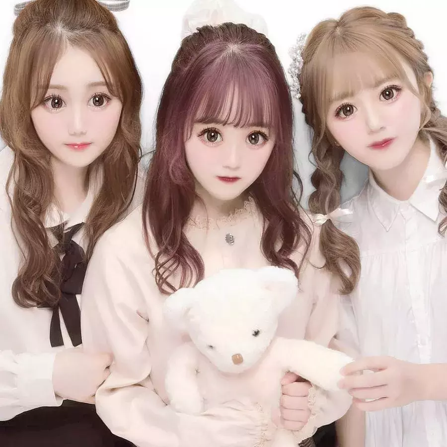 3人以上で盛れるプリクラポーズ12選 いいね殺到まちがいなし グループ撮影編 ローリエプレス