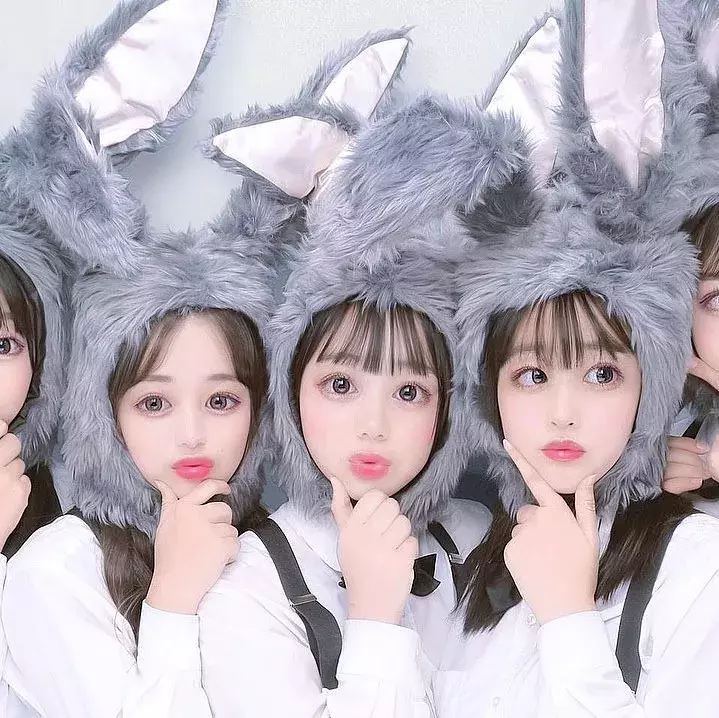 3人以上で盛れるプリクラポーズ12選 いいね殺到まちがいなし グループ撮影編 ローリエプレス