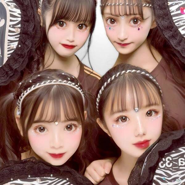 3人以上で盛れるプリクラポーズ12選 いいね殺到まちがいなし グループ撮影編 ローリエプレス