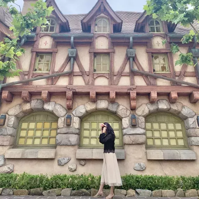 東京ディズニーランド シー 全身コーデが撮れるおすすめスポット4つ グッズ コーデ紹介も ローリエプレス 東京ディズニーランド シー 全身コーデが撮れるおすすめスポット4つ グッズ コーデ紹介も ローリエプレス