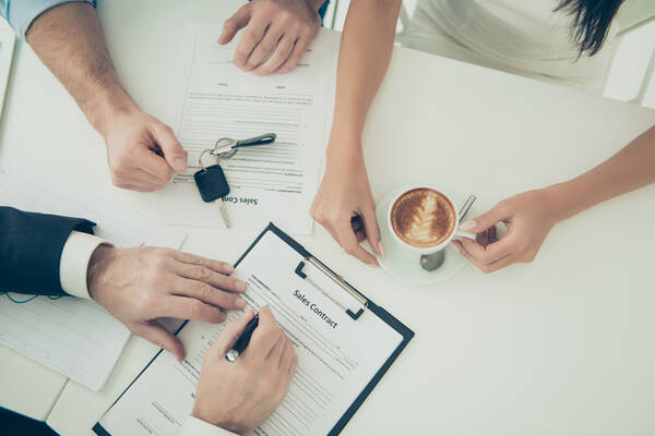 30代年上独身男子の恋愛観 依存しすぎる女の子は論外 ローリエプレス