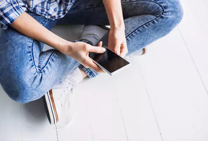 別れたあとに連絡してくる男の心理 本気でやり直したいと思ってる ローリエプレス 別れたあとに連絡してくる男の心理 本気でやり直したいと思ってる ローリエプレス