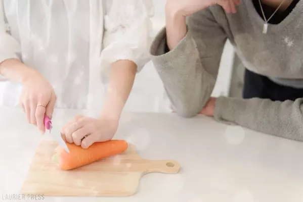 料理に口うるさい彼氏がストレス カップルで仲良く料理を作るコツ ローリエプレス