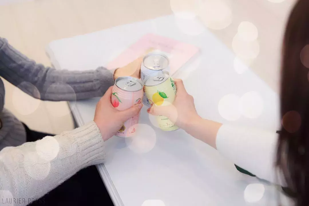 見逃さないで 飲み会で分かる 好きな人からの脈ありサイン ローリエプレス