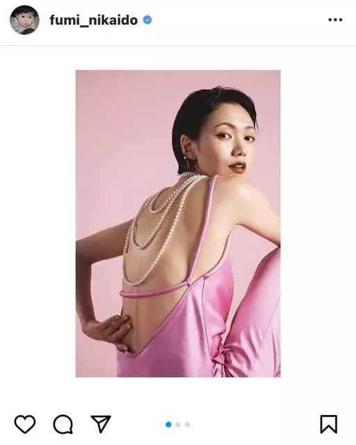 二階堂ふみ 美背中あらわな見返りショットが 美しすぎてため息 本当にスタイル抜群 と話題に ローリエプレス