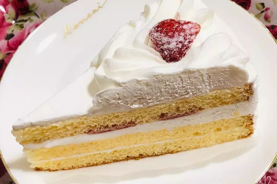 ケーキの定番といえば 真っ白クリームと苺のコレ ショートケーキ のトレンド人気ランキング ローリエプレス
