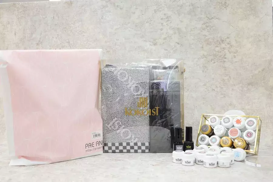 ジェルネイルの福袋25 000円分買ってみた 総額10万円以上でめちゃくちゃ豪華 今月の自腹買い ローリエプレス