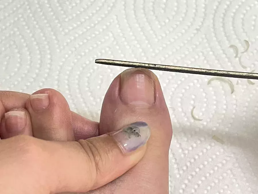 セルフフットネイルケアのやり方は 必要な道具とサロン級に仕上げる方法をご紹介 ローリエプレス