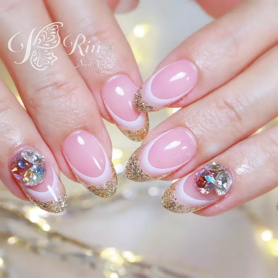 意外と種類が多い フレンチネイルの今どきアレンジカタログ 22 ローリエプレス 意外と種類が多い フレンチネイルの今どきアレンジカタログ 22 ローリエプレス