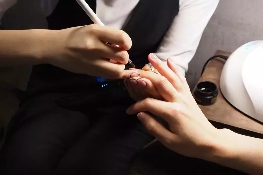 男性も気軽にネイルが楽しめる メンズ専門ネイルサロンで施術体験レポ Men S Nail Tono ローリエプレス