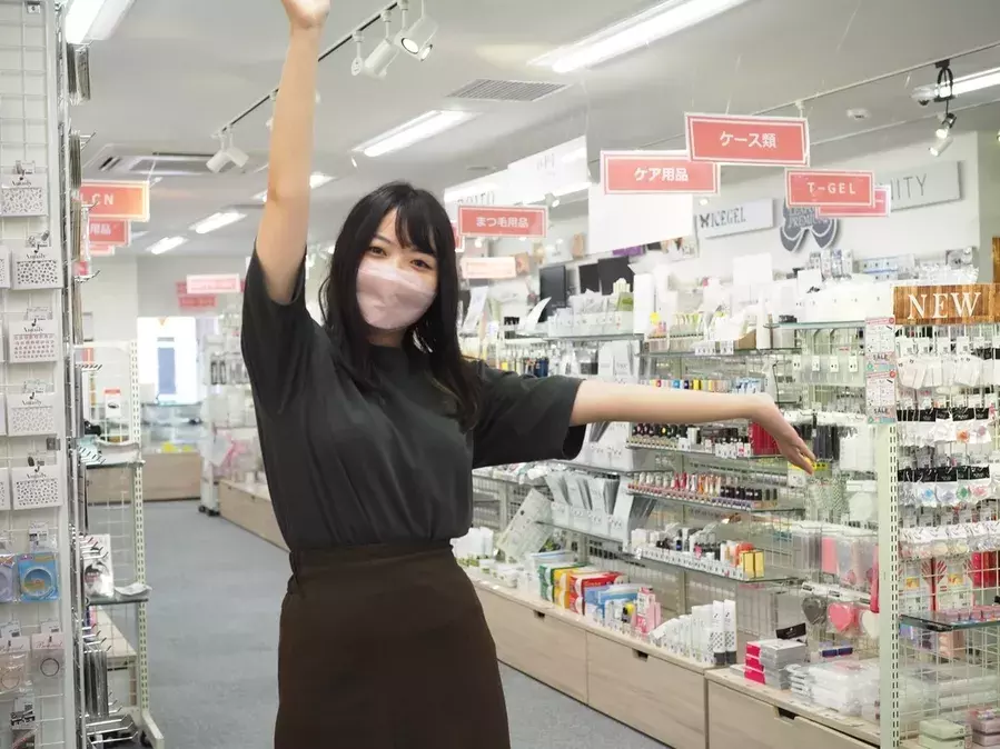 爪のお悩み解決したい プロにお悩み別アイテムを指南してもらったぞ 今月の自腹買い ローリエプレス 爪のお悩み解決したい プロにお悩み別アイテムを指南してもらったぞ 今月の自腹買い ローリエプレス