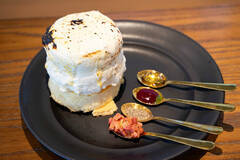 【大阪・心斎橋】「512カフェ＆スイーツ」チーズパンケーキが美味！味変を楽しもう