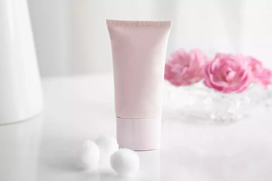 顔の日焼け止めはいつ塗るのが正解 塗り直しは必要 ローリエプレス