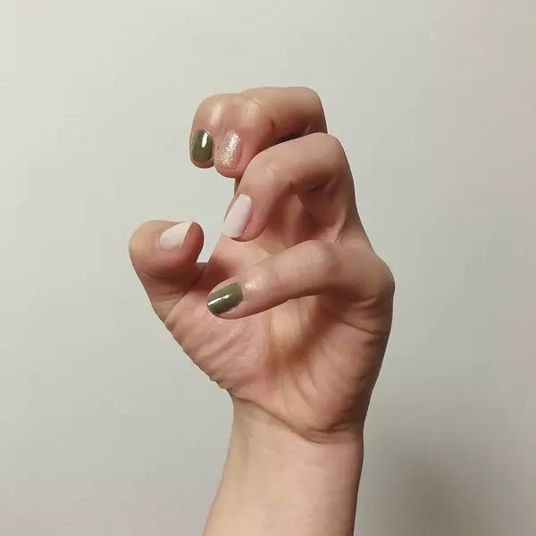 ネイルは短い爪でもかわいくなる 春におすすめのネイルデザイン特集 ローリエプレス
