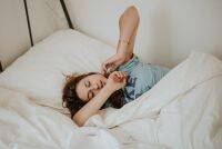 【PMS】生理前の眠気の原因は？スッキリさせる方法を薬剤師が解説