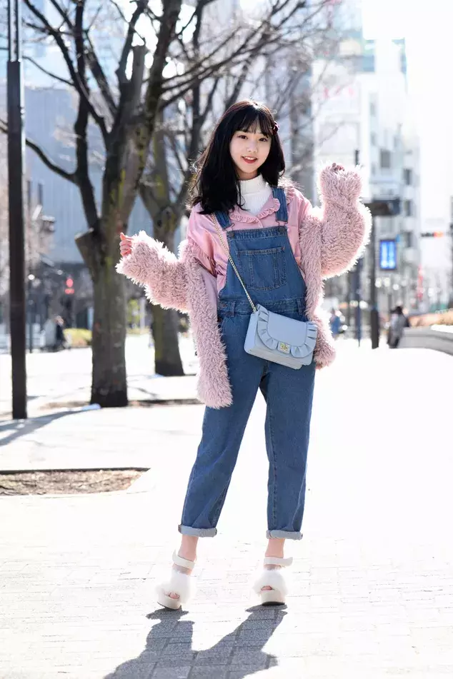 フォロワー1000人以上のjc Jkたち あなどるべからず Guデニムをコーデに取り入れるオシャレ女子が急増中 ローリエプレス