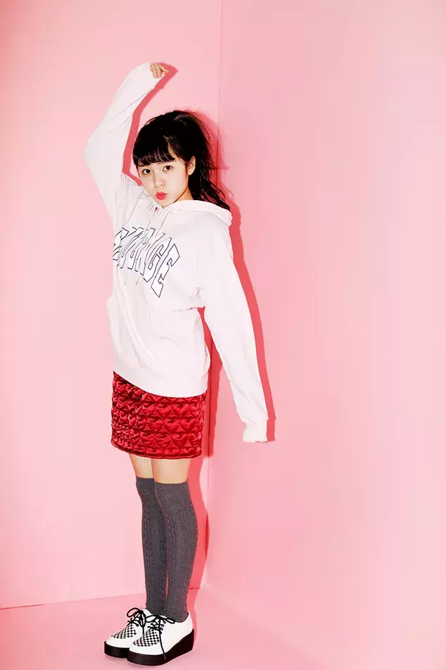 まさかの組み合わせ この春ピンク服に赤投入で元気girlになる ローリエプレス