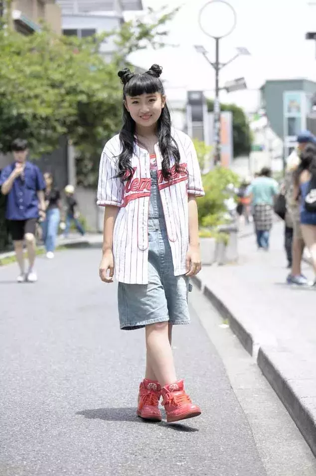 フォロワー1000人以上のjc Jk 学校行事は動きやすさ オシャレを叶える レイヤード ファッションが ローリエプレス