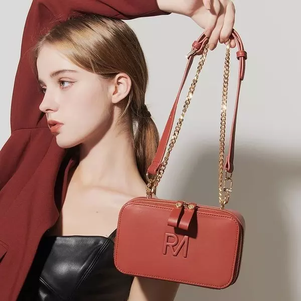 超 お手頃価格なのに高級感溢れてオシャレ 日本未上陸 Robinmay ロビンメイ のバッグ ローリエプレス