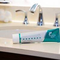 ホームホワイトニングの定番オパールエッセンスの歯磨き粉はアメリカFDA認済み使うべき理由5つをご紹介