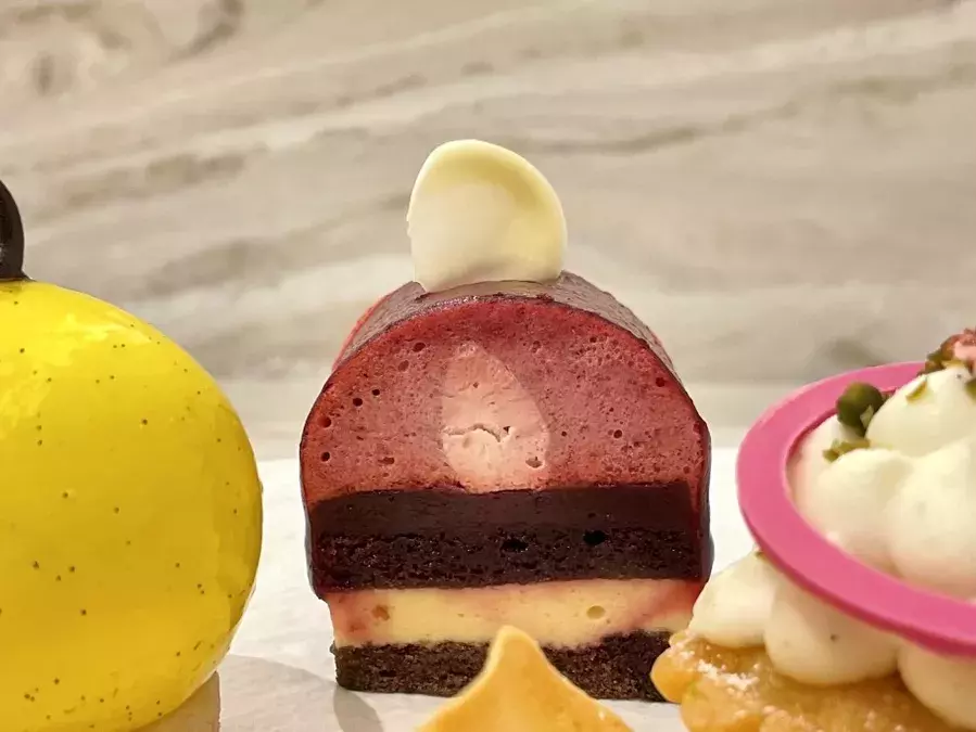 Kineel 東京ミッドタウンで 二口サイズ の可愛いケーキがあるの知ってる 実食レポート ローリエプレス