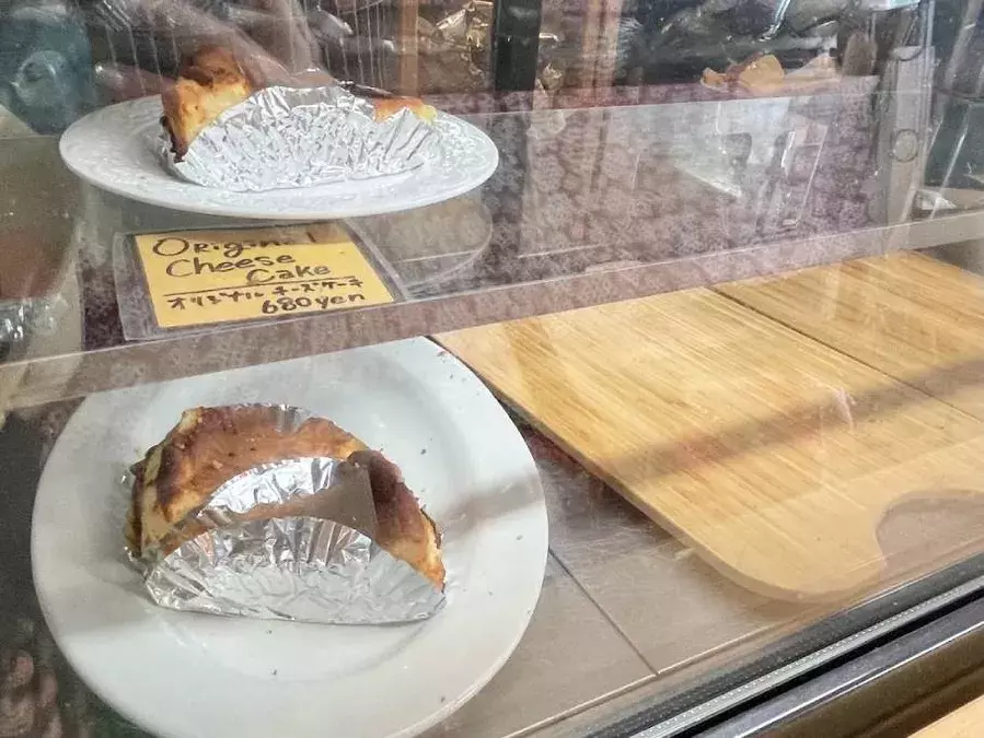 横浜元町 Peace Flower Market で海外気分 30年以上焼き続けてるチーズケーキと自慢の焼き菓子をテイクアウト ローリエプレス