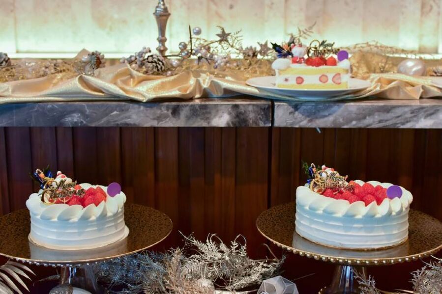 「ホテル  インターコンチネンタル 東京ベイ」のエグゼクティブ シェフパティシエ德永純司氏がプロデュースする「クリスマスケーキ＆スイーツコレクション2021」を実食リポートの2枚目の画像