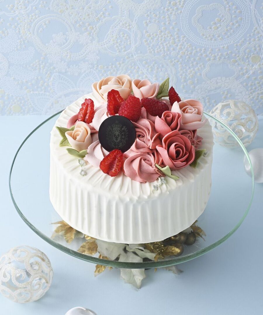 2021年。ショートケーキ三昧の宴♡スイーツメディア編集長が選ぶ、予約すべき日本三越本店の苺のクリスマスケーキ４選の1枚目の画像