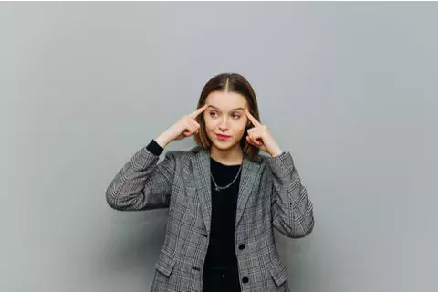 できれば近づきたくない 職場にいる性悪 地雷女の生態5選 ローリエプレス