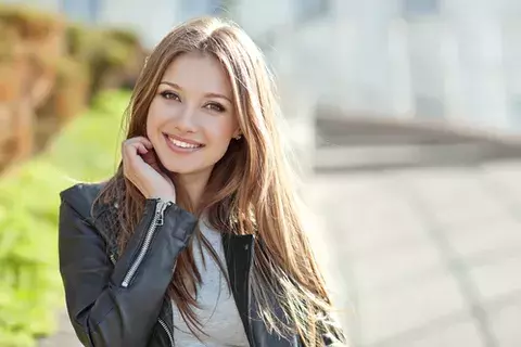男性がハマる女性の一瞬の笑顔 俺にだけ見せてくれている と錯覚させるシチュエーションとは ローリエプレス 男性がハマる女性の一瞬の笑顔 俺にだけ見せてくれている と錯覚させるシチュエーションとは ローリエプレス