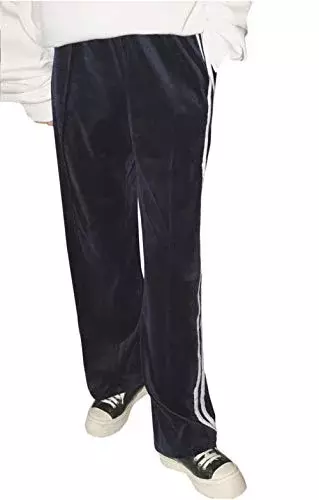 ラインパンツのかわいいコーデ特集 カジュアルすぎないレディーな着こなし方 ローリエプレス