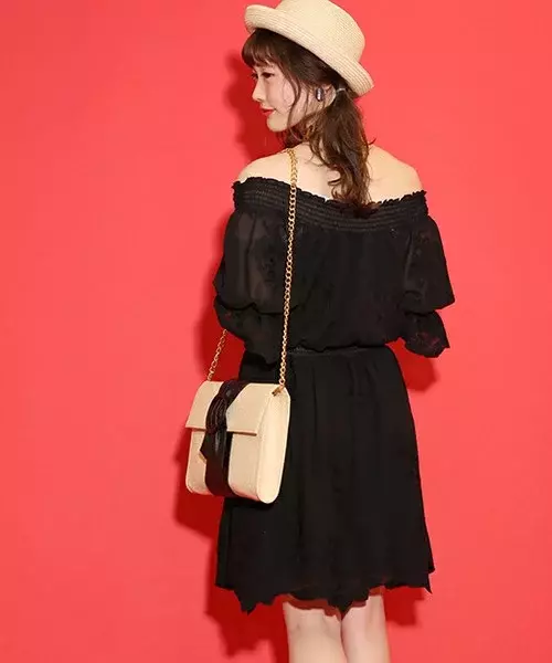 ナイスクラップの人気店員りかこちゃんがかわいすぎ おしゃれのルールを直撃 ローリエプレス