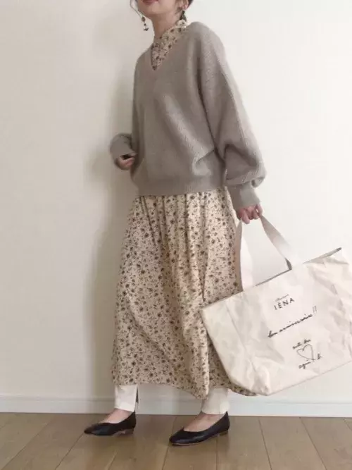 寒い日もかわいく着回し 小花柄ワンピを使った冬コーデテク ローリエプレス