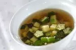 ズッキーニとオクラのスープ