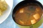 ワカメと糸寒天のみそ汁