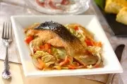 鮭とキャベツのワイン蒸し