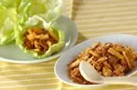 豚肉の甘辛炒めレタス包み