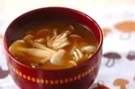 ユリネとシメジのみそ汁